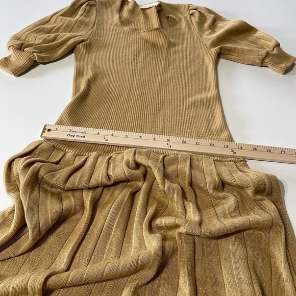 70S Ribbed Knit Vintage Dress w/ Puff Sleeves Gold 12 - Picture 12 of 15